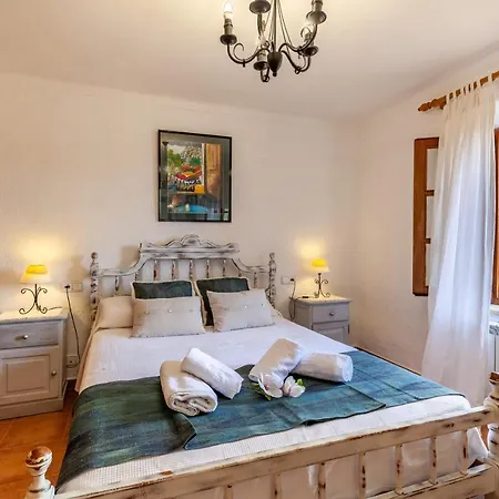 Holiday home Can Pou Nou
